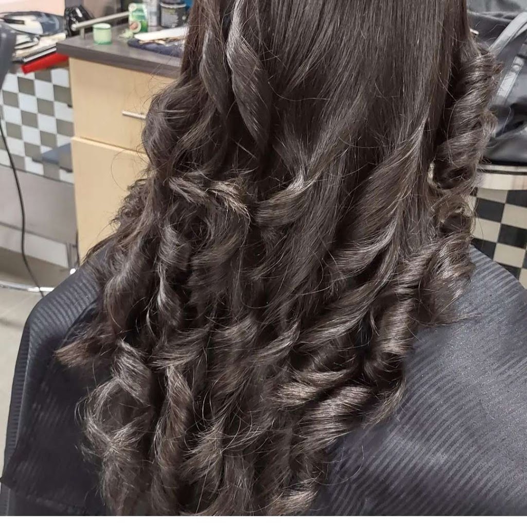 Daily Hair Salon& Barber Shop | 617 Somerset St W, Ottawa, ON K1R 5K3, Canada | Phone: (613) 790-1398