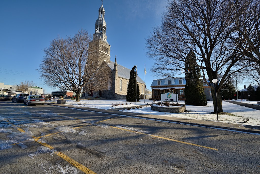 Eglise St Isidore | 673 Rue Saint-Regis, Saint-Isidore-de-Laprairie, QC J0L 2A0, Canada | Phone: (450) 454-9872