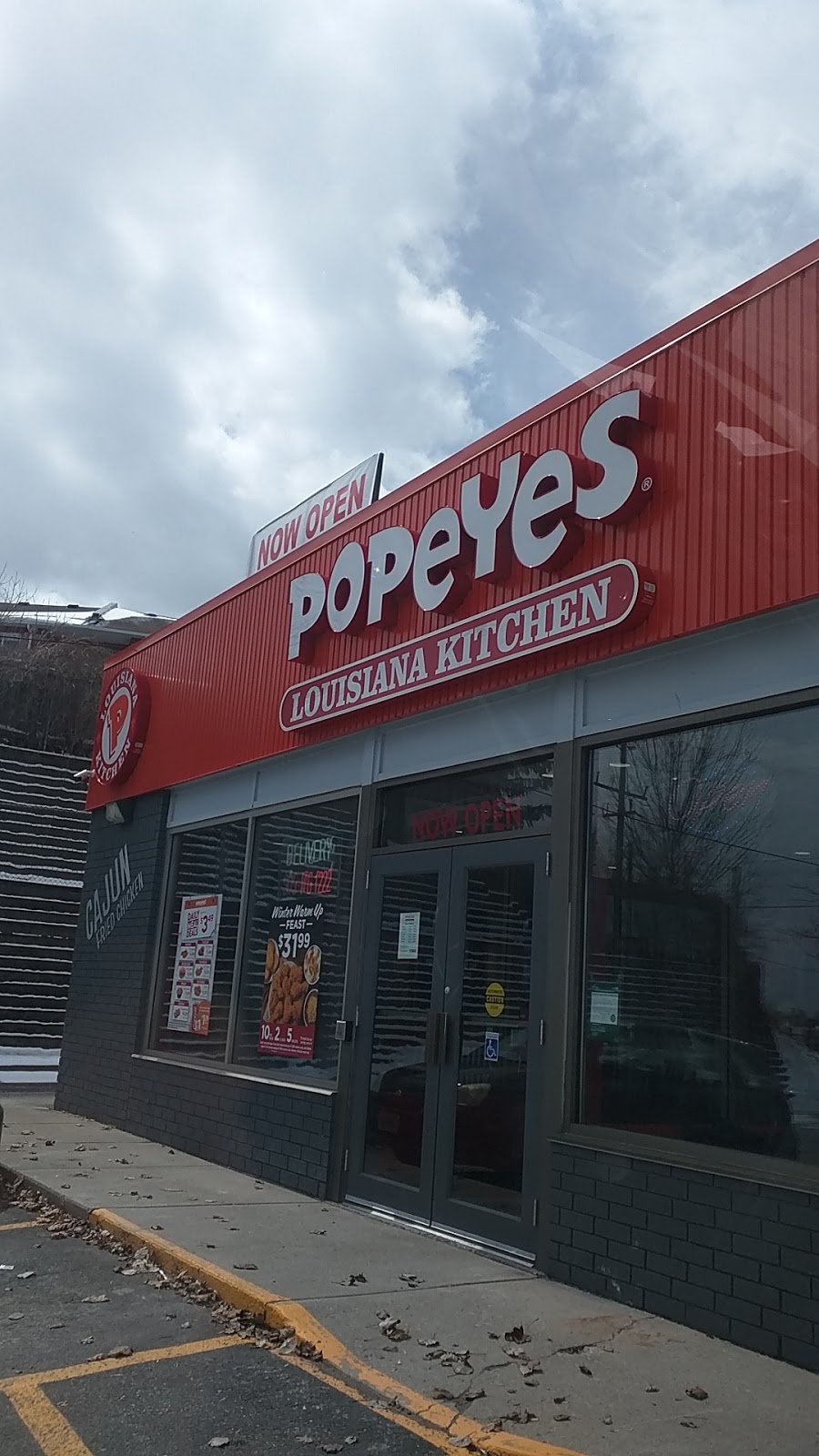 Popeyes Louisiana Kitchen | 432 The Queensway S, Keswick, ON L4P 2E1, Canada | Phone: (905) 476-1222