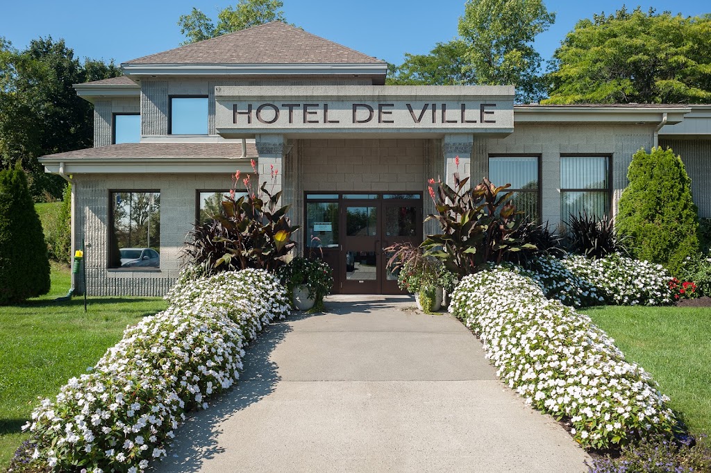 Hôtel de ville de Lorraine | 33 Bd de Gaulle, Lorraine, QC J6Z 3W9, Canada | Phone: (450) 621-8550