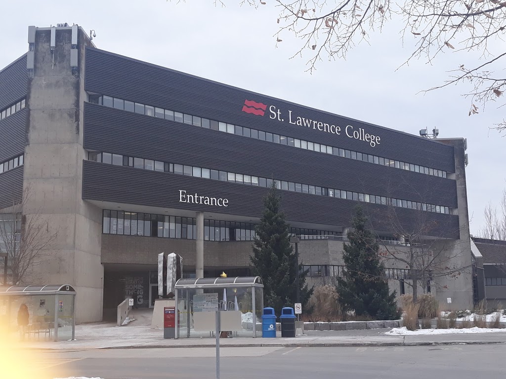 St. Lawrence College - Kingston Campus Bookstore | St. Lawrence College King St W, Newcourt House, 100 Portsmouth Avenue, Kingston, ON K7L 5A6, Canada | Phone: (613) 544-5400