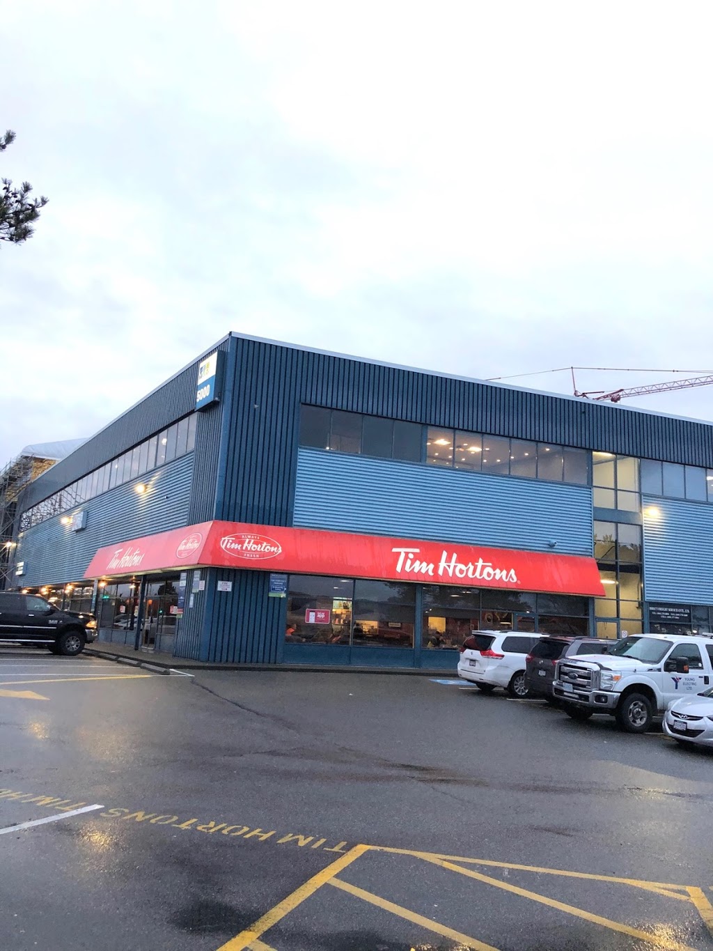 Tim Hortons | 109-5000 Miller Rd, Richmond, BC V7B 1K6, Canada | Phone: (604) 278-1210