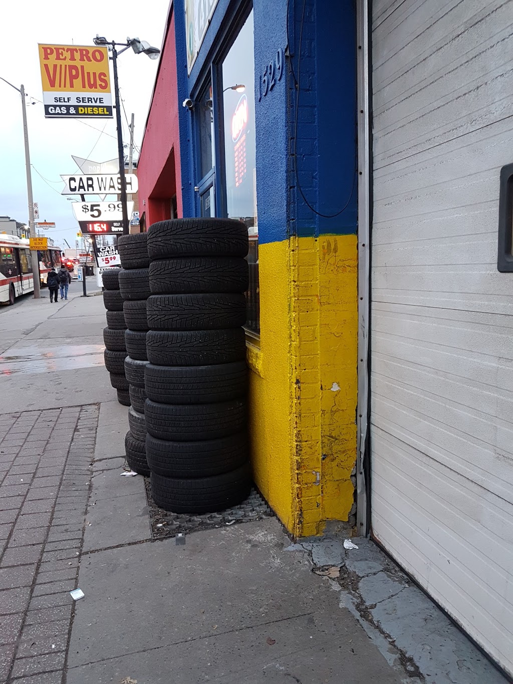 Save On Tires Ltd | 1529 Eglinton Ave W, York, ON M6E 2G5, Canada | Phone: (416) 782-7419