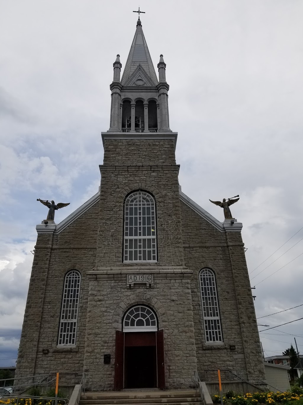 Sainte-Anne Parish (St-Honoré Church) | 3550 Bd Martel, Saint-Honoré, QC G0V 1L0, Canada | Phone: (418) 673-4632