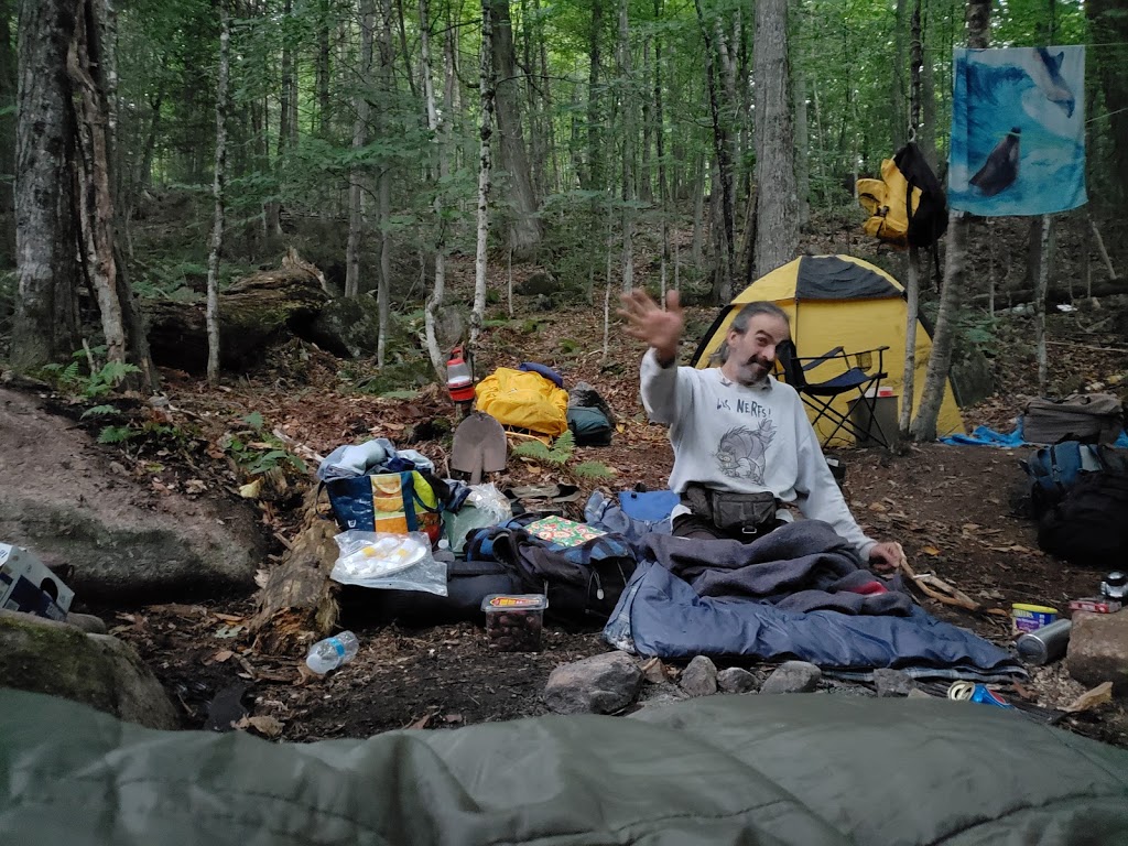 Le petit refuge des bois | 10-24 Chemin du Tremble, Lantier, QC J0T 1V0, Canada | Phone: (438) 404-8323