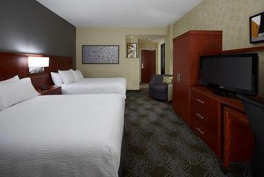 Courtyard by Marriott Montreal Airport | 7000 Place Robert Joncas, Montréal, QC H4M 2Z5, Canada | Phone: (514) 339-5333