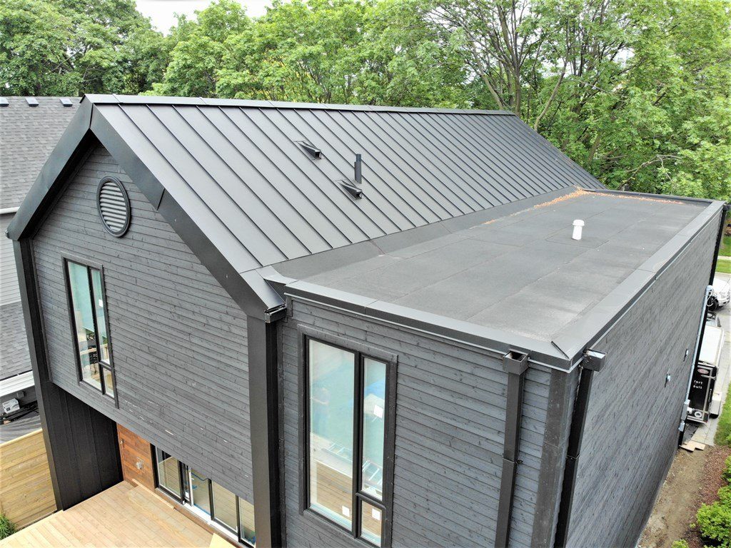 Standing Seam Metal Roof | 138 Old Beach Dr, Owen Sound, ON N4K 5N4, Canada | Phone: (647) 997-7084