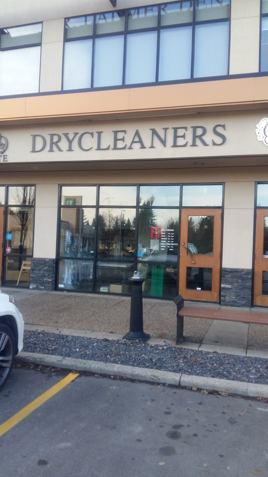 Paramount Cleaners Ltd | 9652 142 St NW, Edmonton, AB T5N 4B2, Canada | Phone: (780) 452-3242