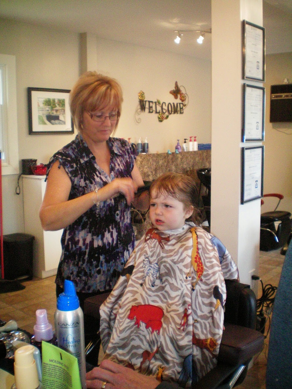 Inn Style Salon | 7 Kingsway Dr, Bobcaygeon, ON K0M 1A0, Canada | Phone: (705) 738-3113