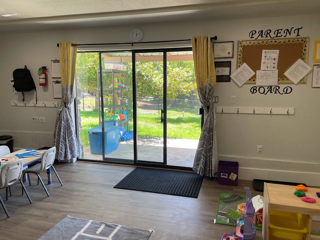 Little Hands Learning Center | 3220 Clayton Rd, Port Alberni, BC V9Y 8T5, Canada | Phone: (778) 821-3515