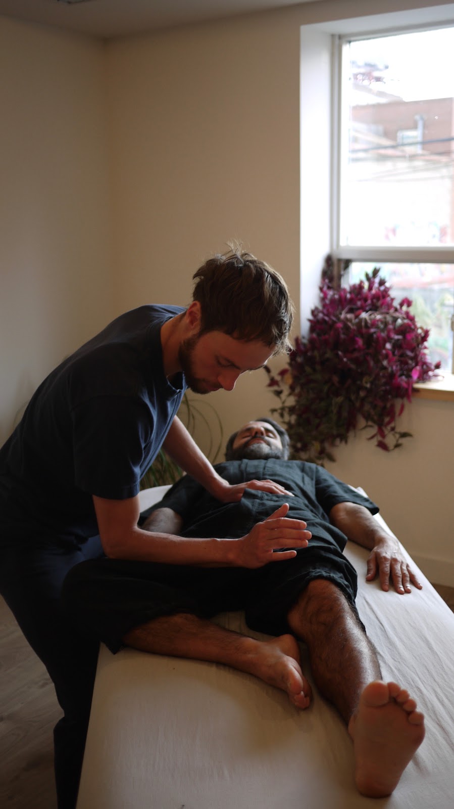 Shiatsu with Ivan | 980 Bathurst St, Toronto, ON M5R 3G6, Canada | Phone: (416) 926-1315