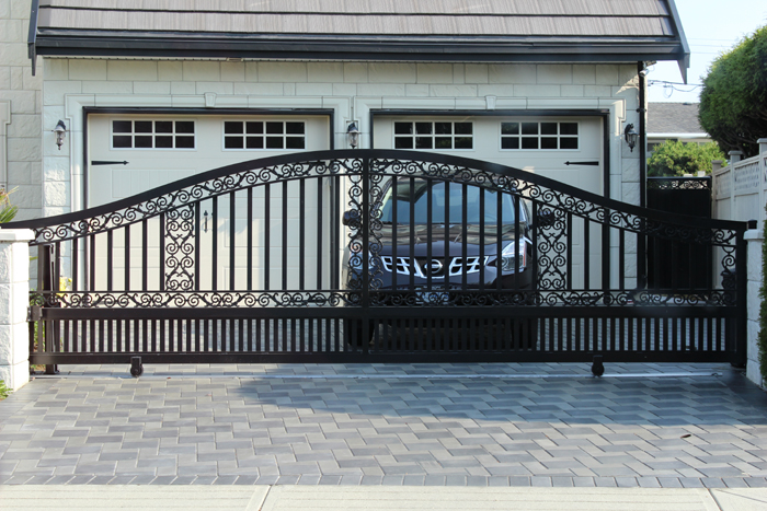 Crown Railing & Gates | 8116 130 St #7, Surrey, BC V3W 8J9, Canada | Phone: (778) 929-3707