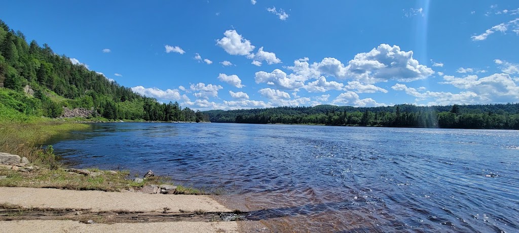 Pont Mékinac | 100 Route de la, Rivière-Matawin, QC G0X 2C0, Canada | Phone: (819) 646-5487