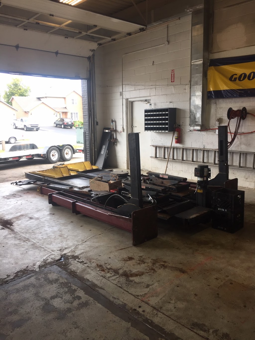 Pro Lift Solutions Inc | 1040 Martin Grove Rd Unit #5, Etobicoke, ON M9W 4W4, Canada | Phone: (647) 345-2340