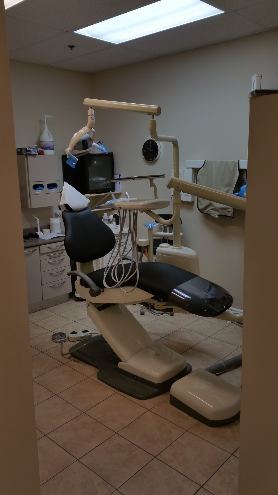 Dentistry on Queenston | 700 Queenston Rd unit 7, Hamilton, ON L8G 1A3, Canada | Phone: (905) 561-7310