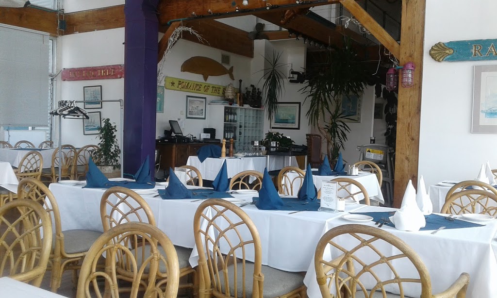 Bluffers Restaurant | 7 Brimley Rd S, Scarborough, ON M1M 3W3, Canada | Phone: (416) 264-2337