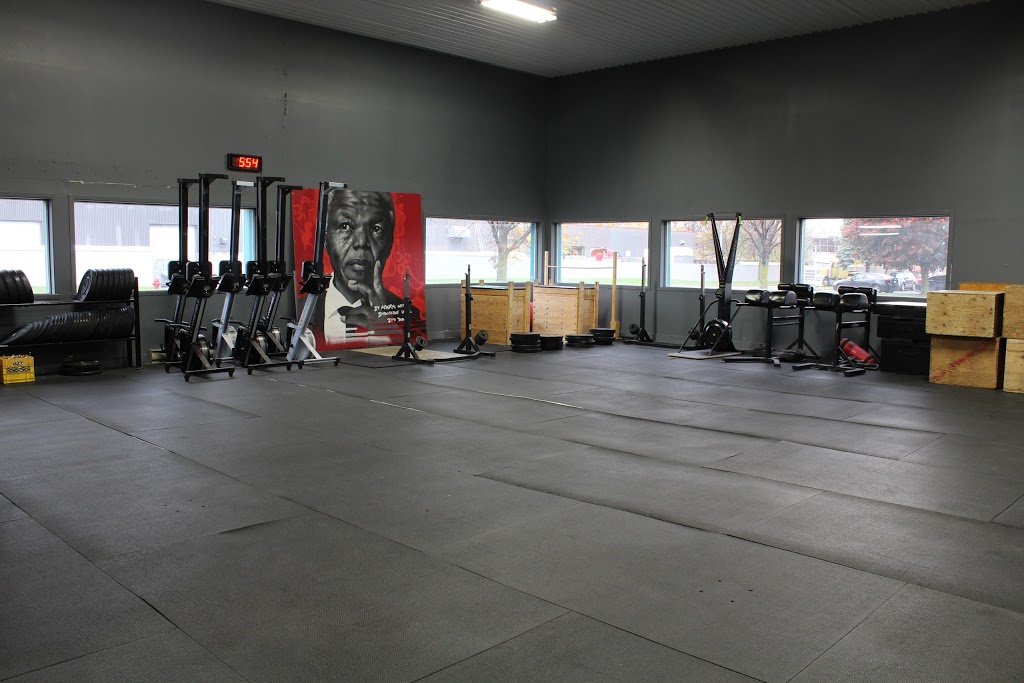 Crossfit Minotaure | 2141 Rue Léonard-de-Vinci, Sainte-Julie, QC J3E 1Z3, Canada | Phone: (450) 338-6348