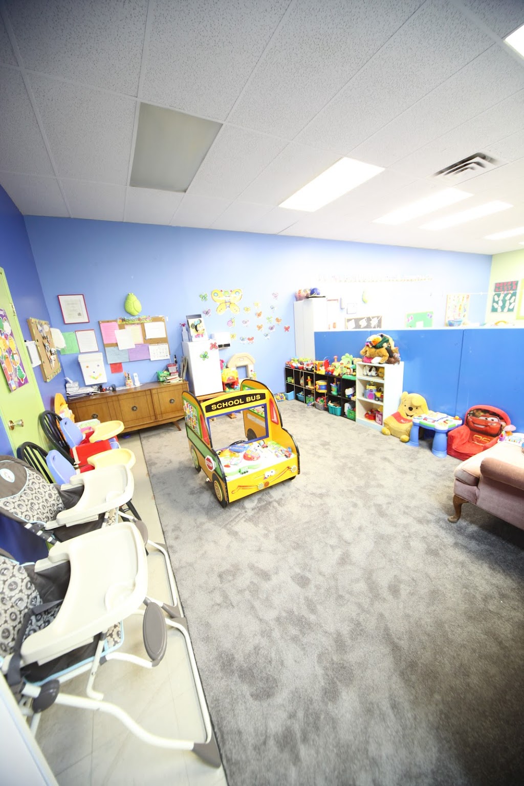 Kanga & Roos Child Care Ctr | 10601 100 Ave, Morinville, AB T8R 1A2, Canada | Phone: (780) 939-7500