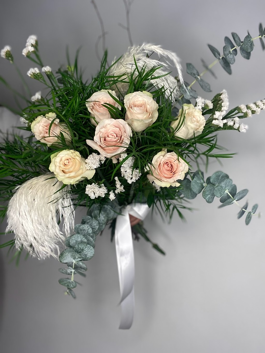 La main sur les fleurs | 1652 Rue du Sommet, Sainte-Adèle, QC J8B 2L9, Canada | Phone: (514) 993-4171