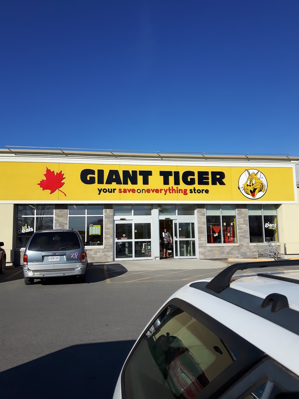 Giant Tiger | 88 Dufferin St, Perth, ON K7H 3A7, Canada | Phone: (613) 267-6621