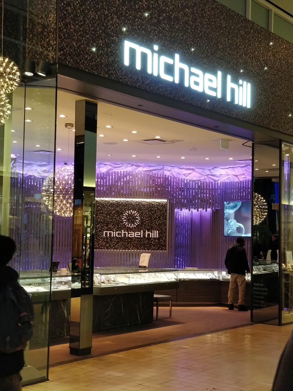 Michael Hill | 3401 Dufferin St, North York, ON M6A 2T9, Canada | Phone: (416) 781-7975