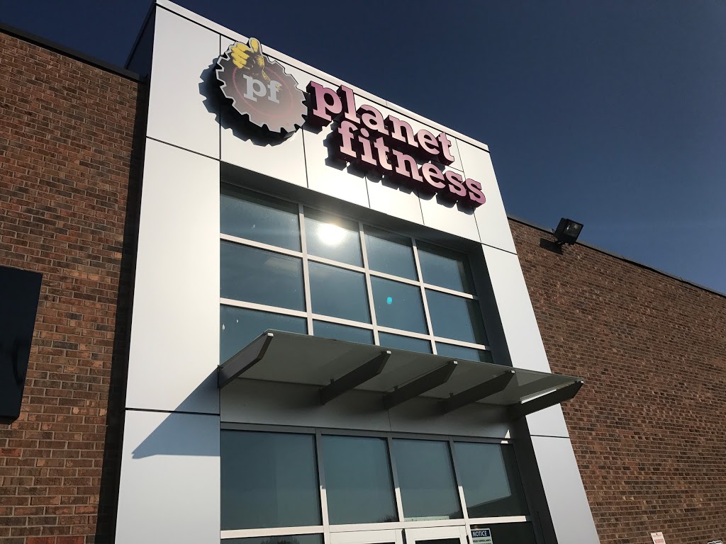 Planet Fitness | 1245 Dupont St Unit 1, Toronto, ON M6H 2A6, Canada | Phone: (416) 537-2957