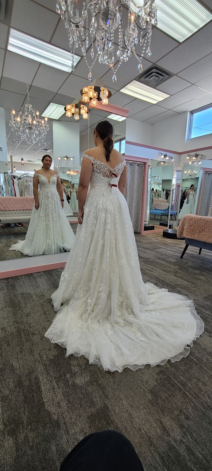 Blissful Bridal | 7004 Macleod Trail, Calgary, AB T2H 0L3, Canada | Phone: (403) 291-0383