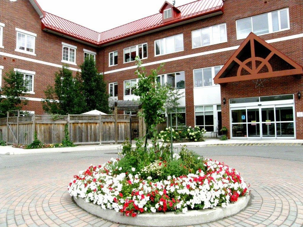 Silverthorn Care Community | 4350 Mississauga Rd, Mississauga, ON L5M 7C8, Canada | Phone: (905) 812-1175