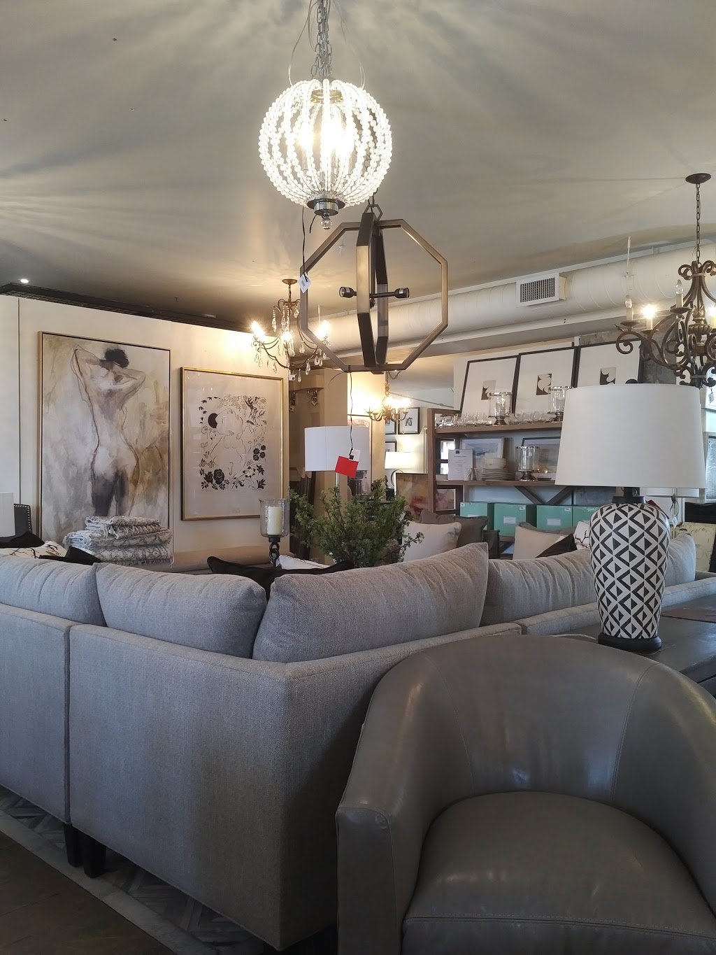 Accents for Living- Furniture & Design | 8 Brock Rd N, Guelph, ON N1H 6H9, Canada | Phone: (519) 822-2929