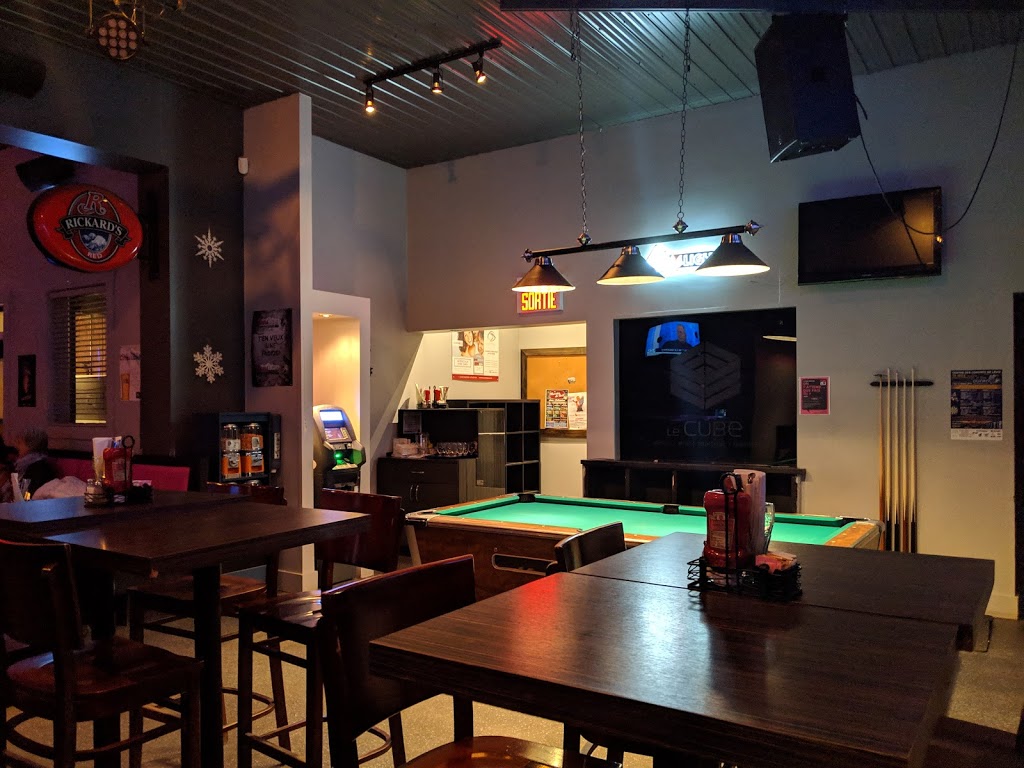 Resto-Bar Le Cube | 400 Route Laurier, Sainte-Croix, QC G0S 2H0, Canada | Phone: (418) 926-3244