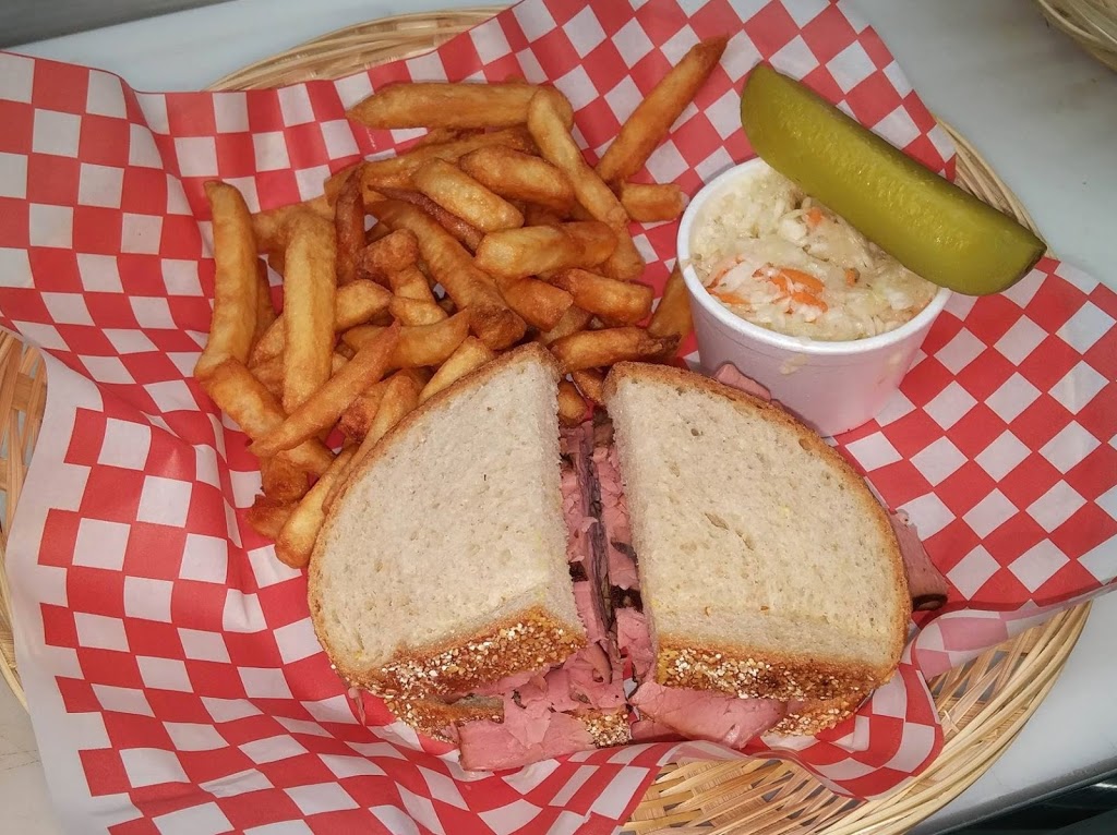 Casa Smoked Meat | 2520 Route des Rivières, Saint-Rédempteur, QC G6K 1C9, Canada | Phone: (418) 496-9966