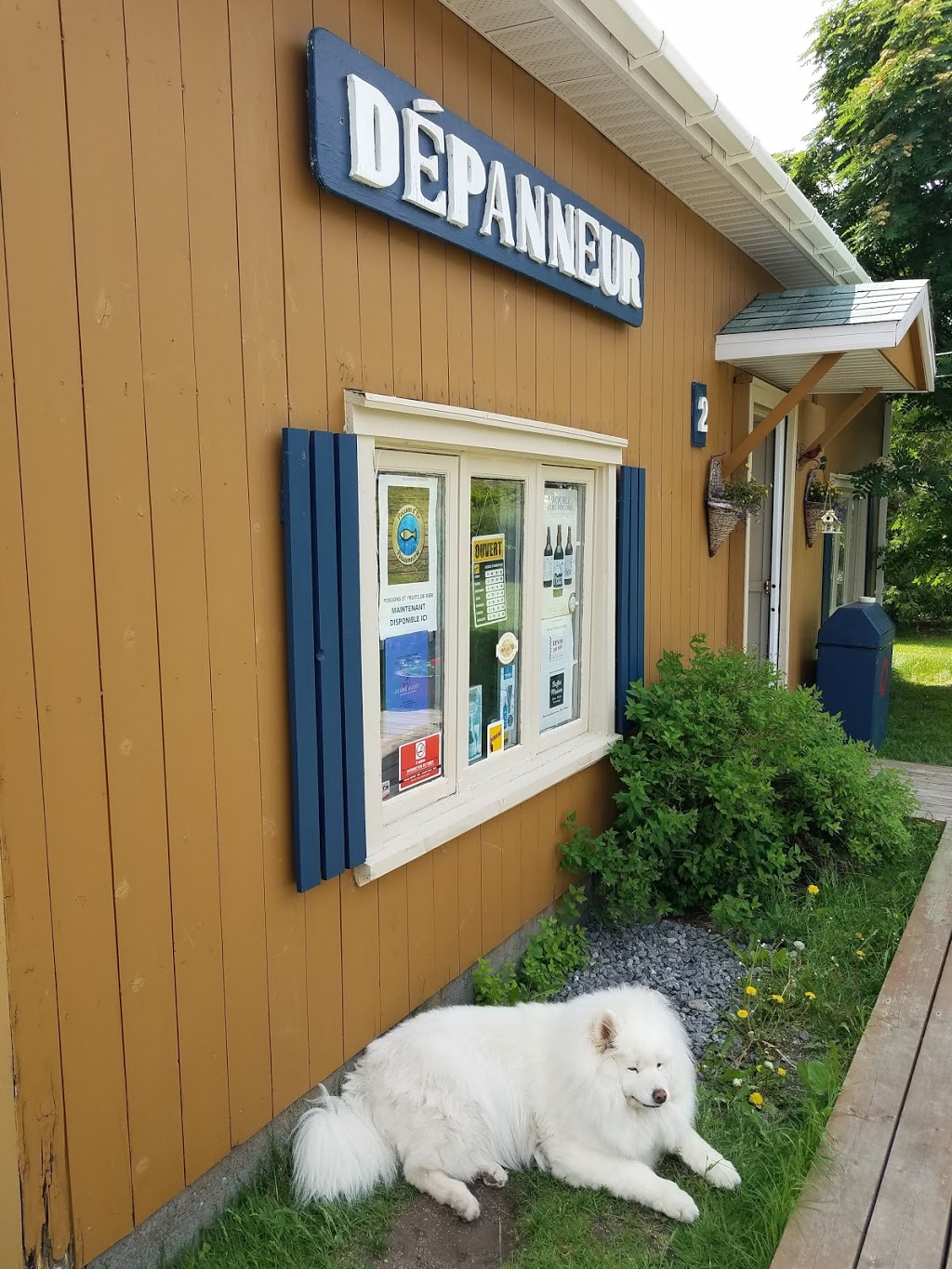 Dépanneur Du Quai | 3523 Chemin Royal, Saint-François-de-lÎle-dOrléans, QC G0A 3S0, Canada | Phone: (418) 203-0833