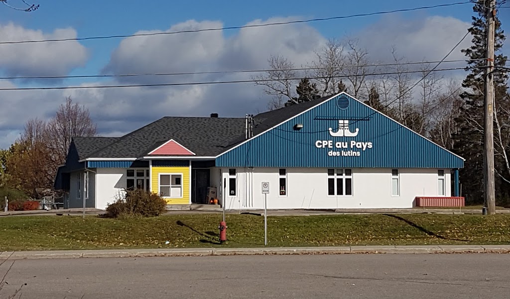 Centre de la Petite Enfance Coop au Pays des Lutins | 100 Rue Don Bosco, Chicoutimi, QC G7H 2Z7, Canada | Phone: (418) 543-5984