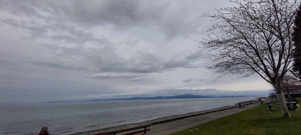 Qualicum Beach Ocean Suites | 2795 Island Hwy W, Qualicum Beach, BC V9K 2C4, Canada | Phone: (250) 752-6914