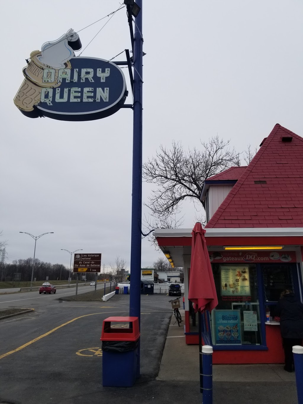 Dairy Queen (Treat) | 105 Autoroute du Souvenir, LÎle-Perrot, QC J7V 5L7, Canada | Phone: (514) 453-2107