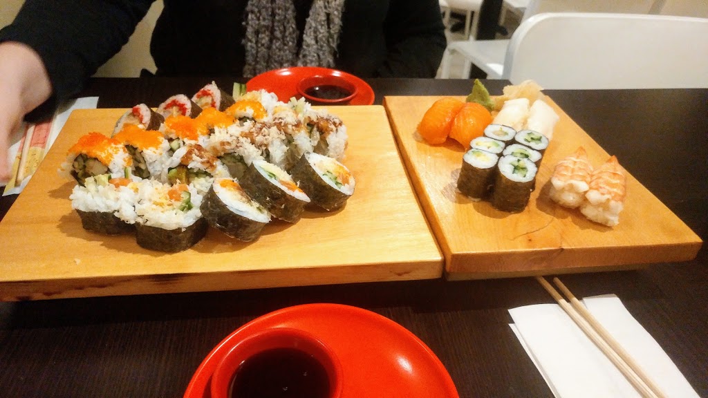 Maki Maki Japanese Restaurant | 2071 Rte Marie-Victorin, Varennes, QC J3X 1R3, Canada | Phone: (450) 985-4985