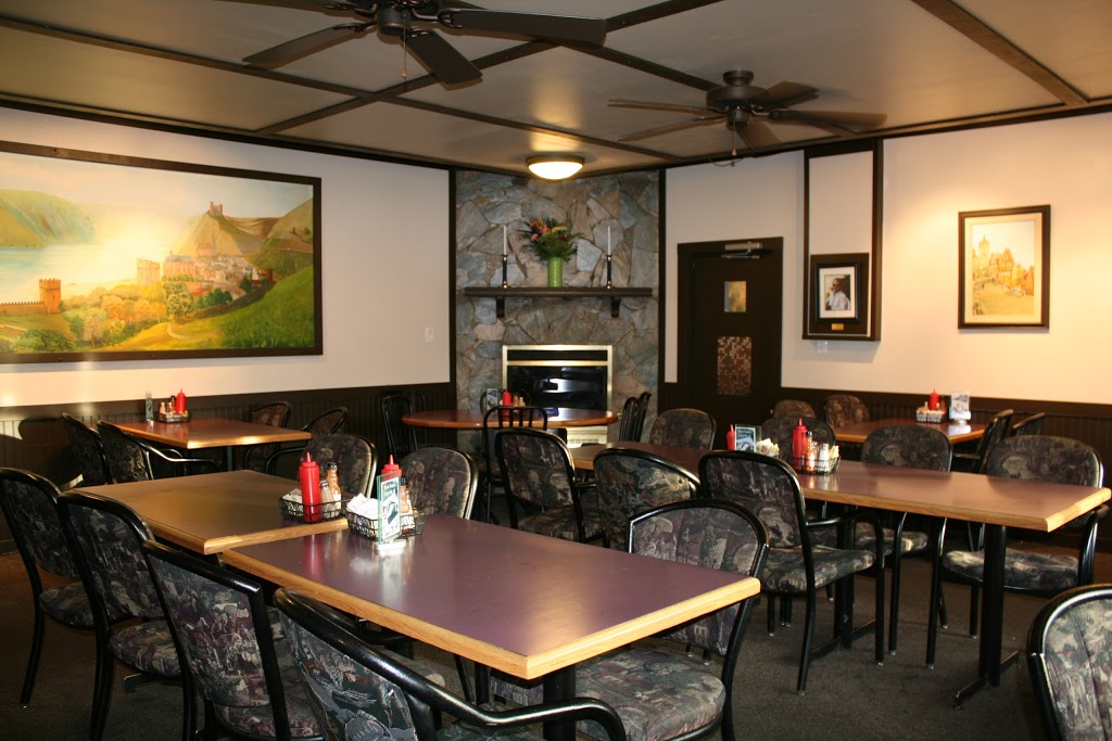 Barb & Ernies Old Country Inn | 9906 72 Ave NW, Edmonton, AB T6E 0Z3, Canada | Phone: (780) 433-3242