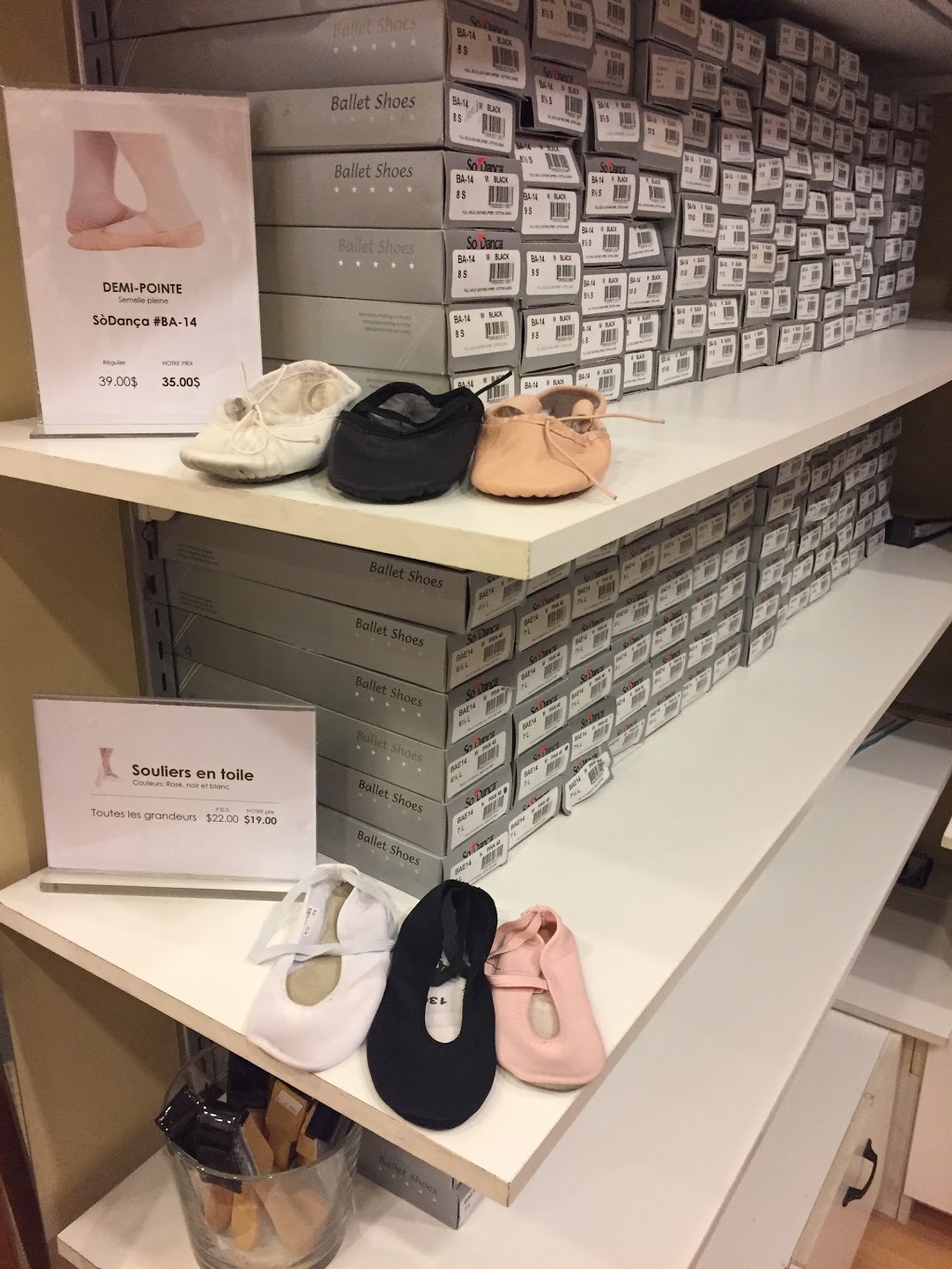 Soulier De Satin (Le) | 7350 Boulevard Taschereau, Brossard, QC J4W 1M9, Canada | Phone: (450) 672-0795