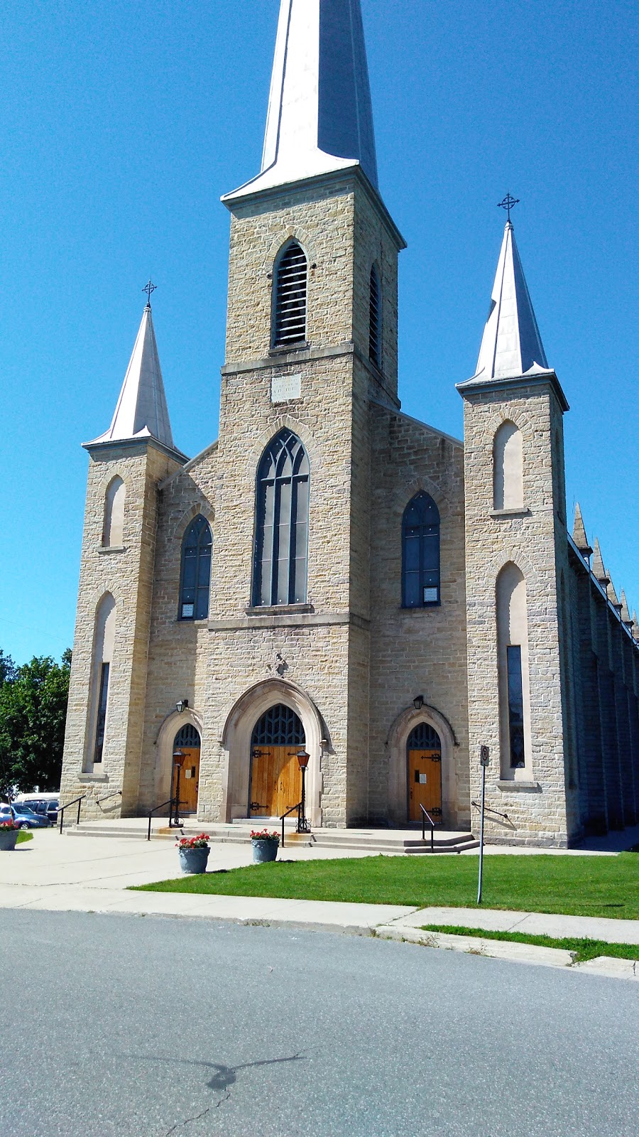 St. Johns Roman Catholic Church | 38 Wilson St E, Perth, ON K7H 1L6, Canada | Phone: (613) 267-1043