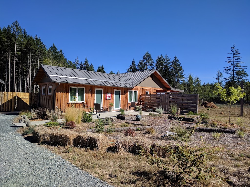 Tumblehome Farm B&B | 1860 Ostby Road, Hornby Island, BC V0R 1Z0, Canada | Phone: (250) 335-3015