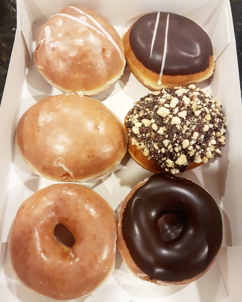 Krispy Kreme Doughnuts | 5920 Mavis Rd, Mississauga, ON L5V 2P5, Canada | Phone: (905) 826-2166