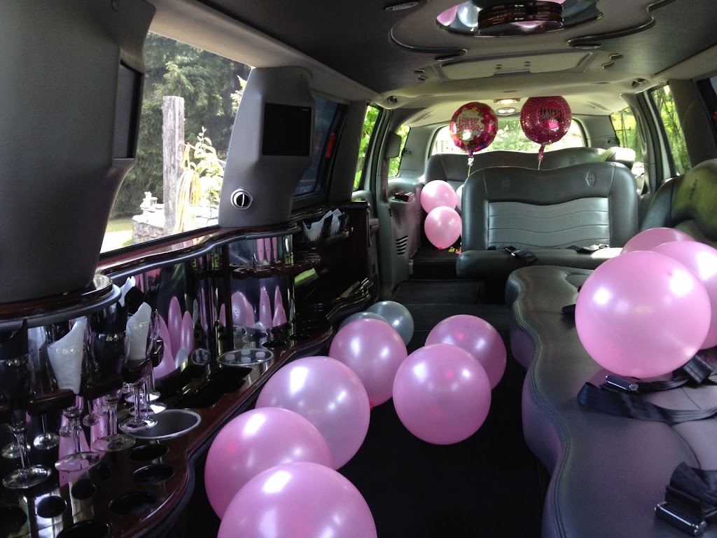 Limo Ride Co | 694 Wembley Rd, Parksville, BC V9P 2B3, Canada | Phone: (250) 741-7886