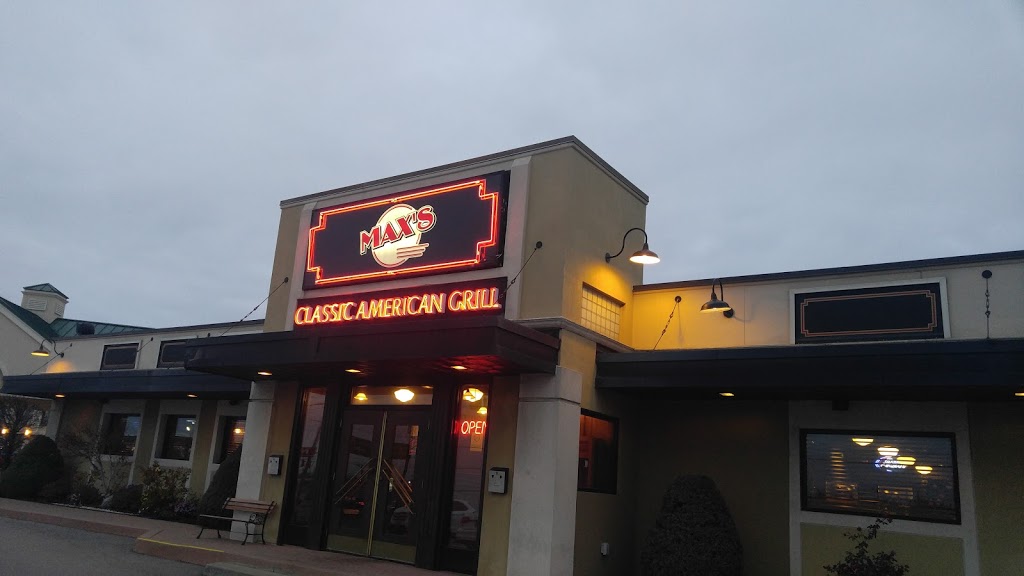 Maxs Classic American Grill | 4600 Genesee St, Buffalo, NY 14225, USA | Phone: (716) 634-6594