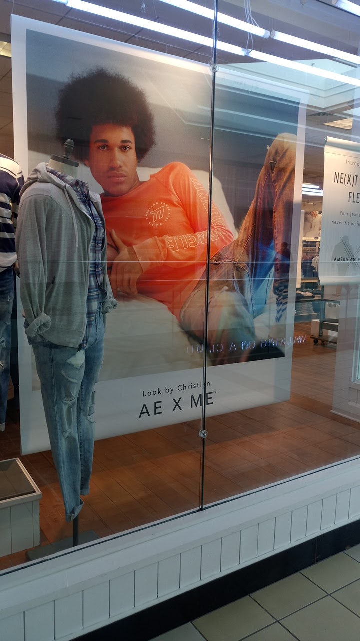 American Eagle Store | 17600 Yonge St, Newmarket, ON L3Y 4Z1, Canada | Phone: (905) 952-0561