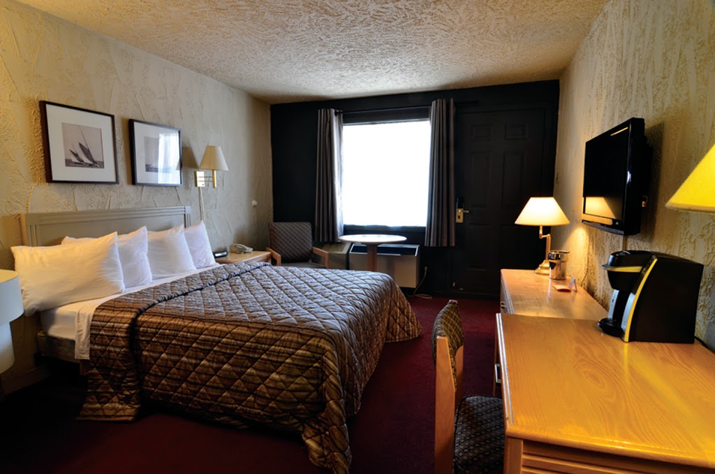 Hotel LExpress | 2800 Boulevard Marie-Victorin, Longueuil, QC J4G 1P5, Canada | Phone: (450) 677-8911