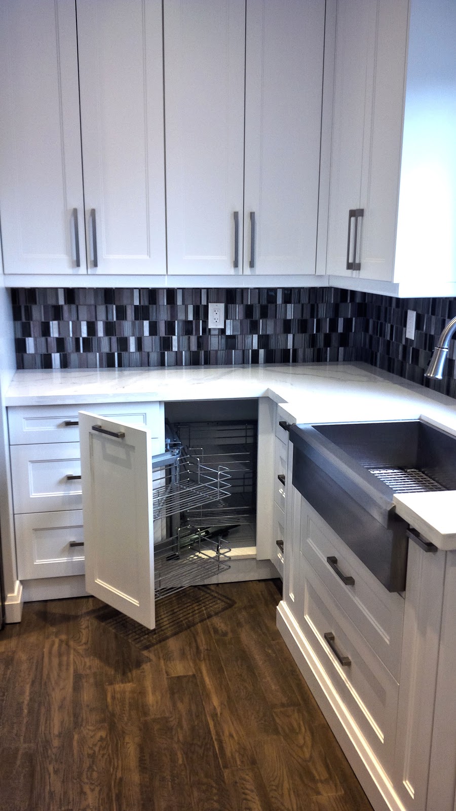 CCM Kitchens inc. | 27 York Pl, Cambridge, ON N1R 3P6, Canada | Phone: (519) 653-5252