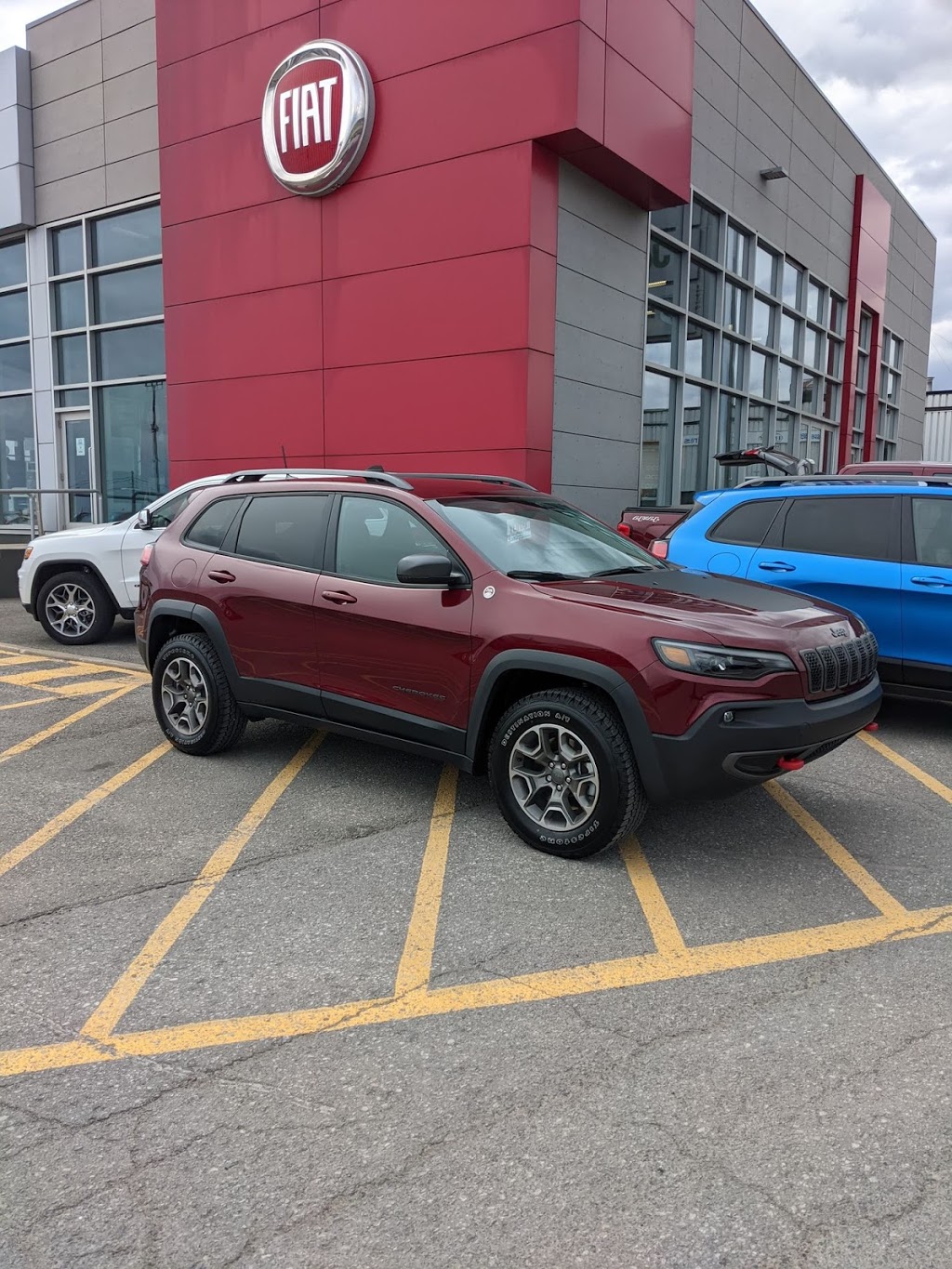 BERNIER CRÉPEAU CHRYSLER FIAT | 3100 Boulevard Saint-Jean, Trois-Rivières, QC G9B 2M9, Canada | Phone: (819) 377-3077