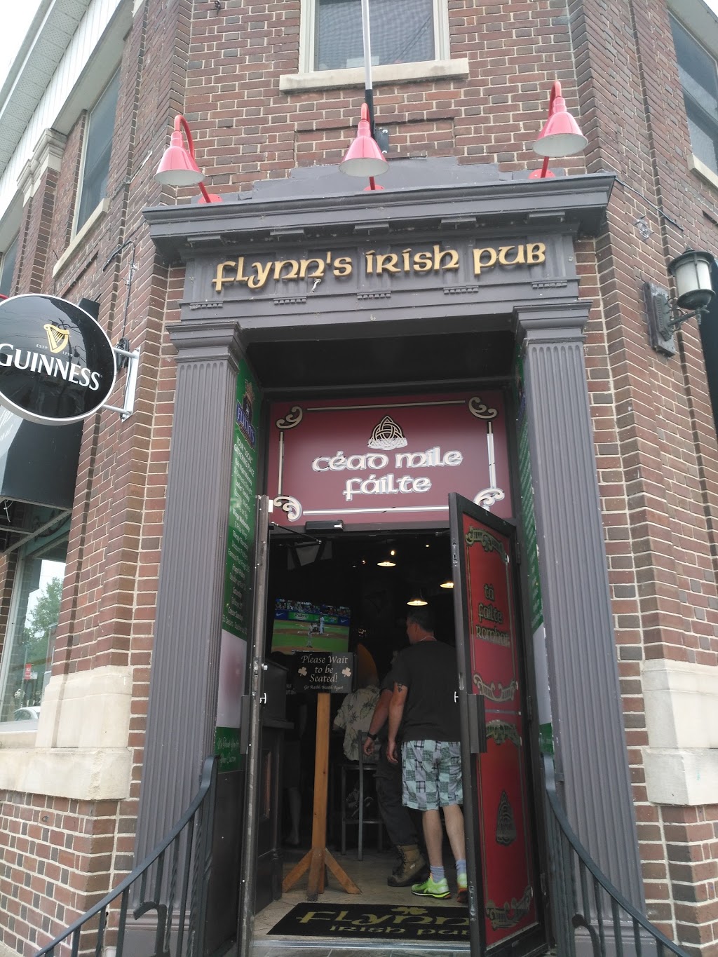 Flynns Irish Pub | 96 Main St, Penetanguishene, ON L9M 1T5, Canada | Phone: (705) 355-4782