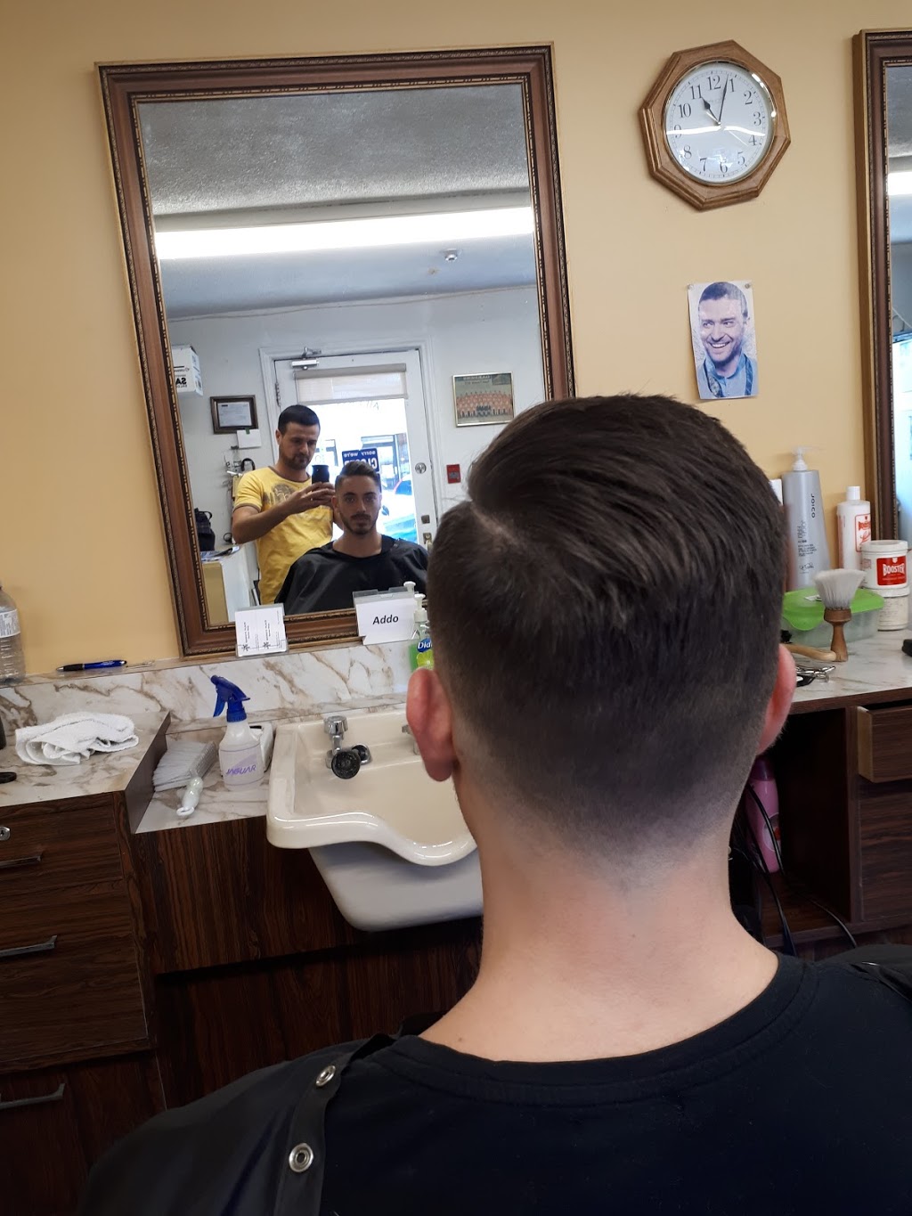 Marios Place Barbershop | 7 Brentwood Rd N, Etobicoke, ON M8X 2B6, Canada | Phone: (416) 231-0504