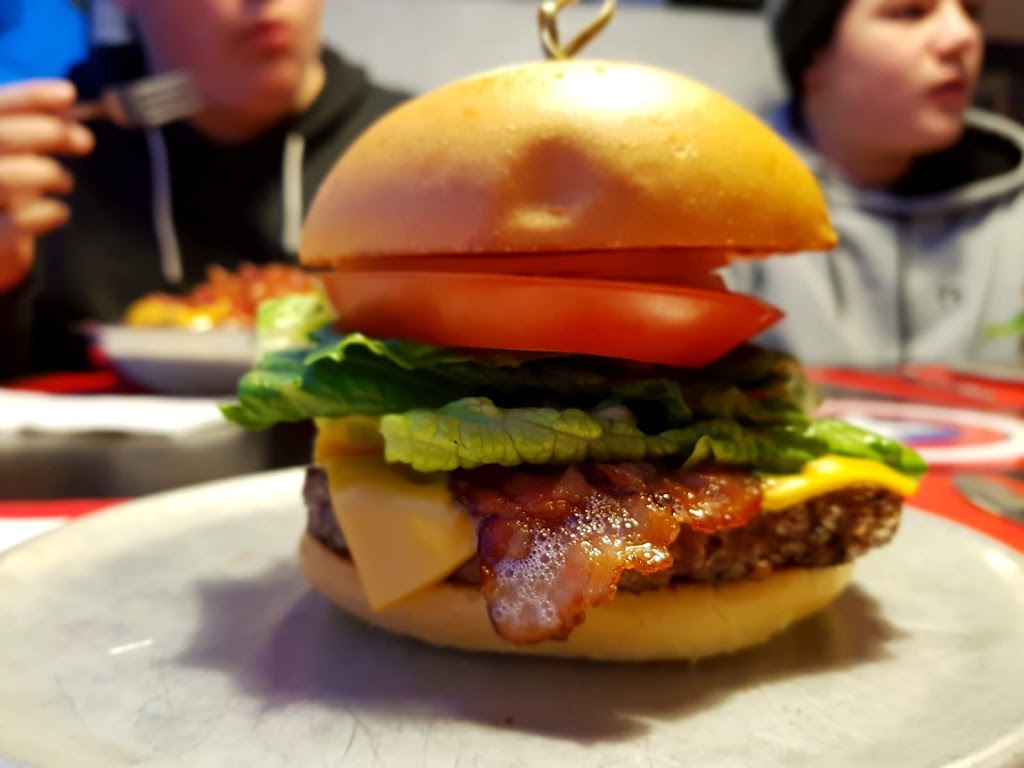 Super Burger | 1910 Chemin dOka, Deux-Montagnes, QC J7R, Canada | Phone: (579) 633-1910